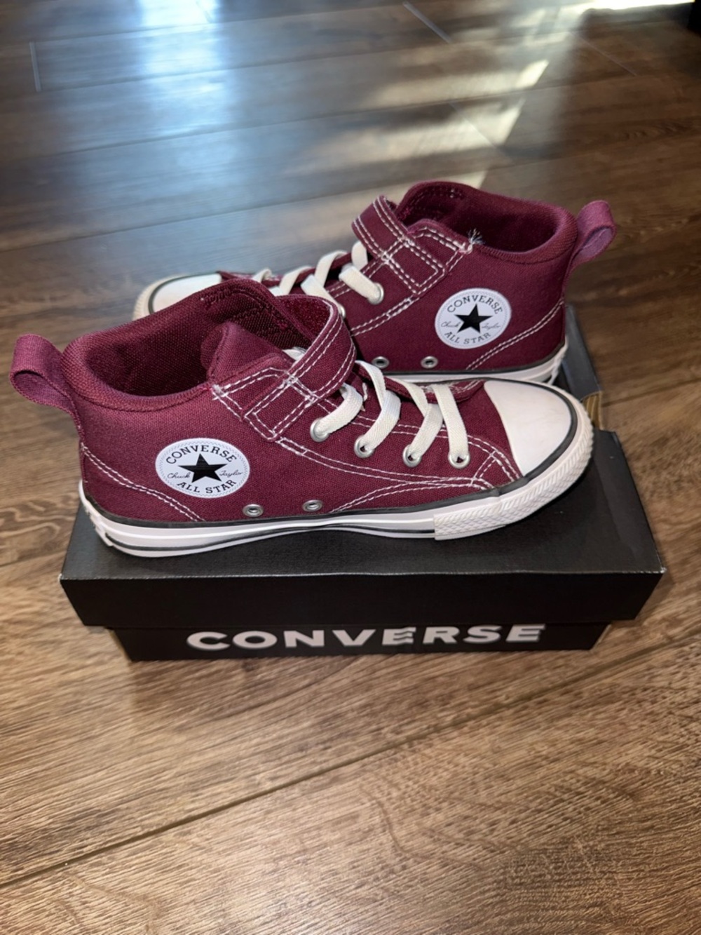 Converse Chuck Taylor All Star High Top Sneakers/Shoes - Size Youth 1.5